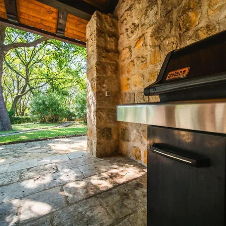 Traditionelles Steinhaus Mit Privatem Beheiztem Pool By Interhome Casa vacanze Čilipi