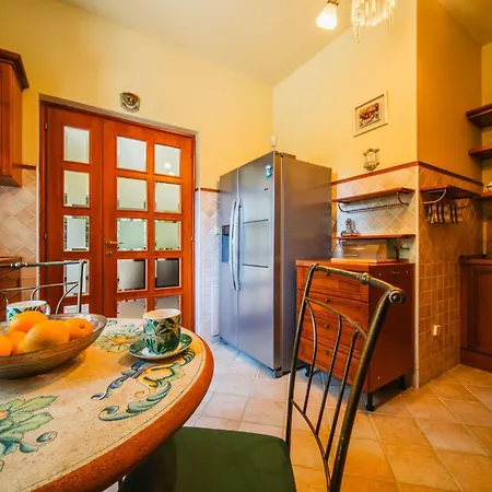 Traditionelles Steinhaus Mit Privatem Beheiztem Pool By Interhome Casa vacanze
