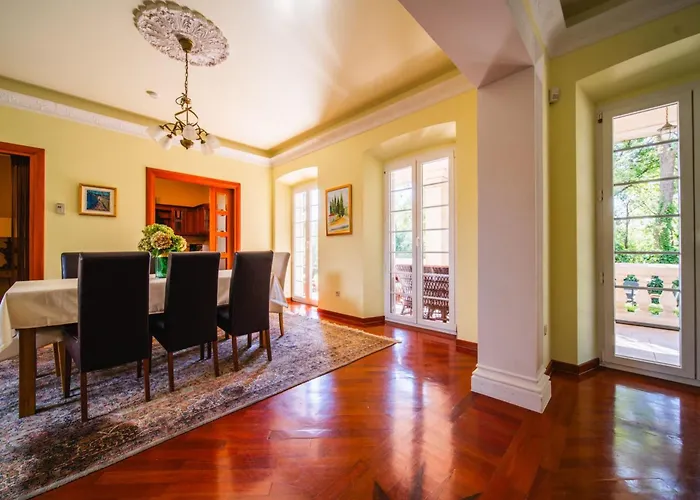 Traditionelles Steinhaus Mit Privatem Beheiztem Pool By Interhome بيت للعطل *